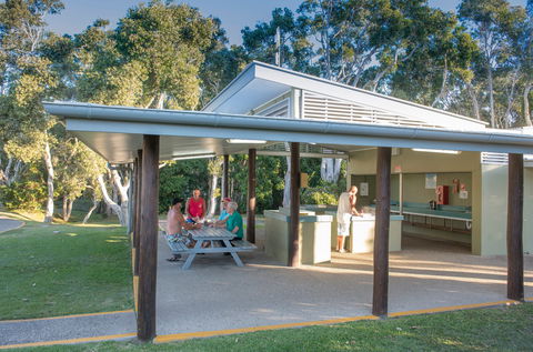 Dicky Beach Family Holiday Park - Surfers Paradise Gold Coast 0