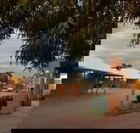 Mud Hut Motel - Surfers Paradise Gold Coast
