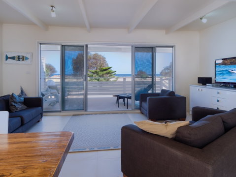 Seaview Getaway | Dunbogan - Surfers Paradise Gold Coast 2