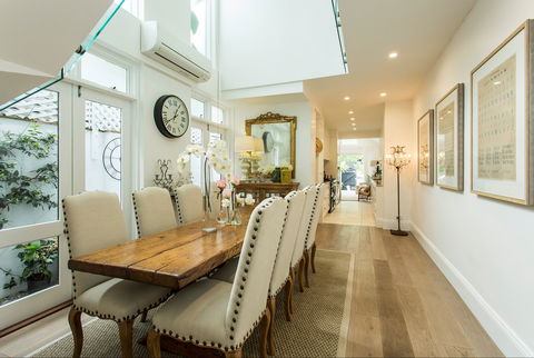 Stylish Interiors In The Bay - Surfers Paradise Gold Coast 2