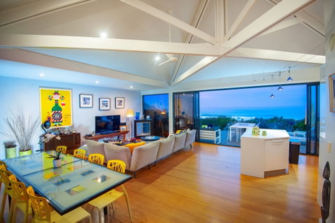 Tambac On Boomerang Beach - Surfers Paradise Gold Coast 0