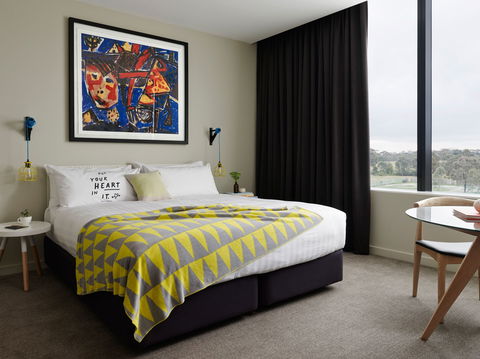 The Larwill Studio - Surfers Paradise Gold Coast 0