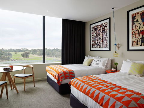 The Larwill Studio - Surfers Paradise Gold Coast 1