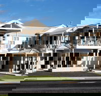 Aldinga Beach Getaways - Surfers Paradise Gold Coast