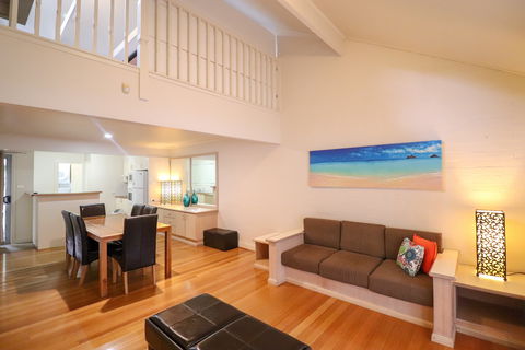 Blackbutt Family Loft Townhouse - Surfers Paradise Gold Coast 2