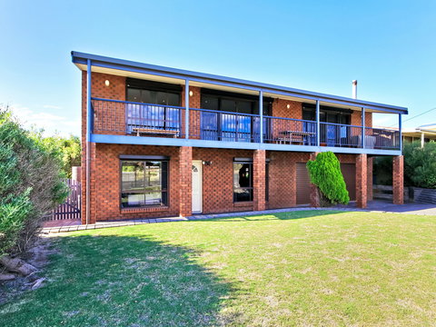 Century 21 SouthCoast: Beach House At Moana - Surfers Paradise Gold Coast 1