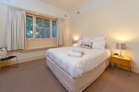 Central Crisp - Surfers Paradise Gold Coast 2