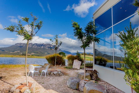 Eagles Nest Retreat - Surfers Paradise Gold Coast 0