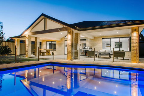 Fairways - Surfers Paradise Gold Coast 0