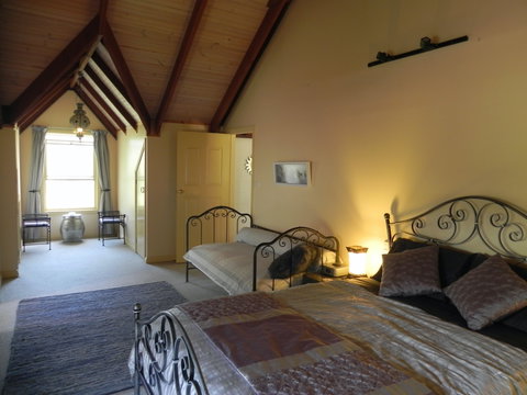 Longbeach Clifftop Retreat - Surfers Paradise Gold Coast 1