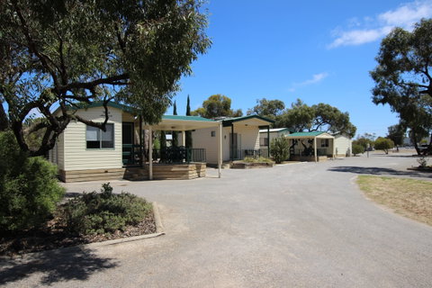 Minlaton Caravan Park - Surfers Paradise Gold Coast 1