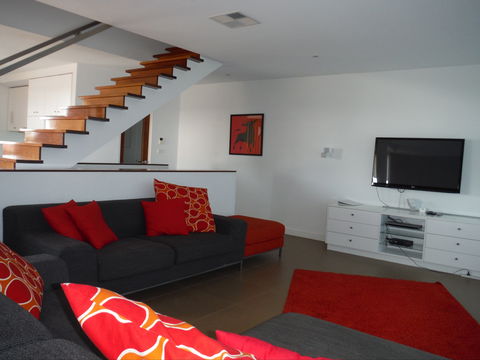 Relax At Tipara - Surfers Paradise Gold Coast 1