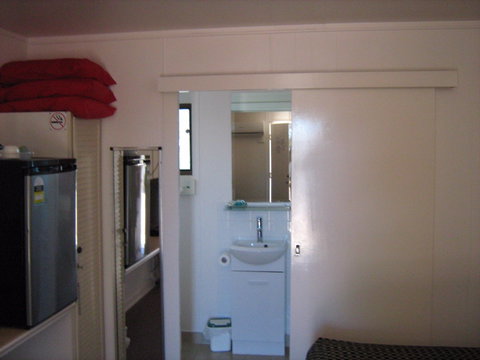 Rest Easi Motel - Surfers Paradise Gold Coast 1