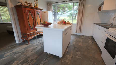 Sisters Beach House - Surfers Paradise Gold Coast 1