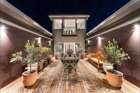 Table House Farm - Surfers Paradise Gold Coast 1