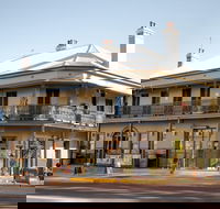 The Family Hotel Maitland - Surfers Paradise Gold Coast