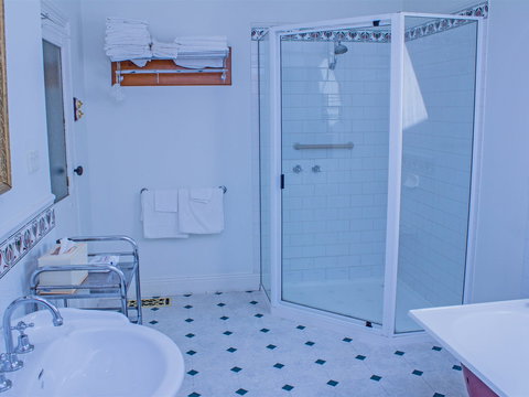 The Duck House - Surfers Paradise Gold Coast 1