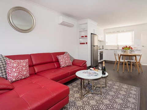 Understated Elegance - Affordable Luxury - Surfers Paradise Gold Coast 0
