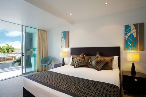 At Marina Shores - Surfers Paradise Gold Coast 1