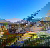 Beachside Cottage at Blacksmiths - Surfers Paradise Gold Coast