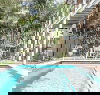 Beach Chalet - Surfers Paradise Gold Coast
