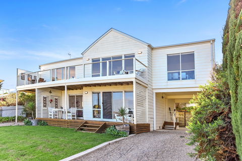 Breezes - Underwood Avenue Goolwa Beach - Surfers Paradise Gold Coast 0