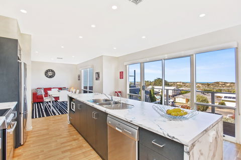 Breezes - Underwood Avenue Goolwa Beach - Surfers Paradise Gold Coast 2