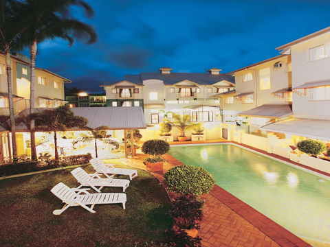 Cairns Queens Court - Surfers Paradise Gold Coast 2