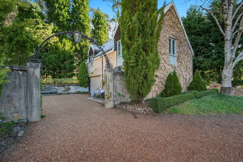 Cooks House - Hawthorn Hill Mount Wilson - Surfers Paradise Gold Coast 1