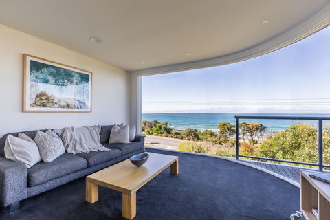 Dlux + Escape @ 83 Great Ocean Road Apartments Lorne - Surfers Paradise Gold Coast 0