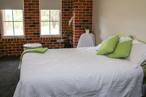 Downunder Farmstays - Surfers Paradise Gold Coast 0
