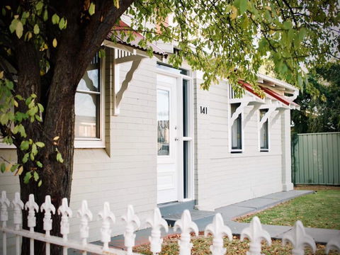 Gipps Street Cottage - Open - Surfers Paradise Gold Coast 1