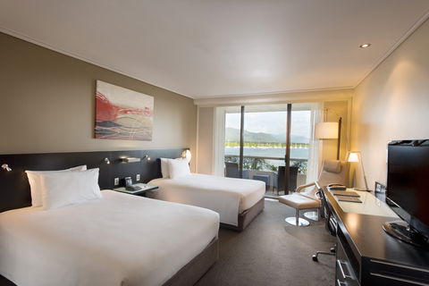 Hilton Cairns - Surfers Paradise Gold Coast 2