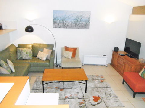 Hyams Beach Holiday Apartment - Surfers Paradise Gold Coast 2