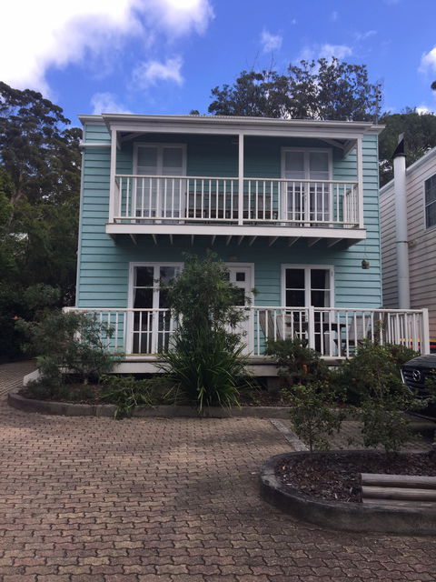 Hyams Beach Green Whaler - Surfers Paradise Gold Coast 0