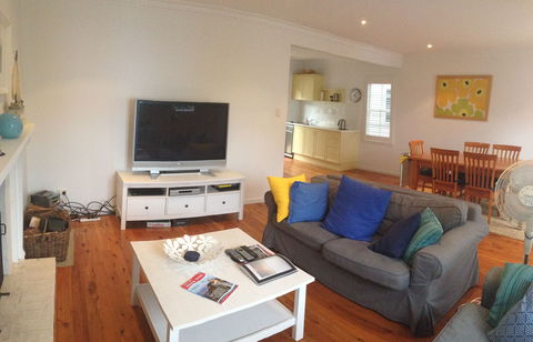 Hyams Beach Green Whaler - Surfers Paradise Gold Coast 1