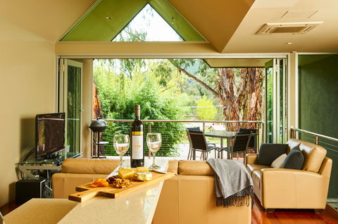 No. 6 Luxury Private Haven - Surfers Paradise Gold Coast 1