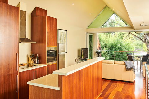 No. 6 Luxury Private Haven - Surfers Paradise Gold Coast 2