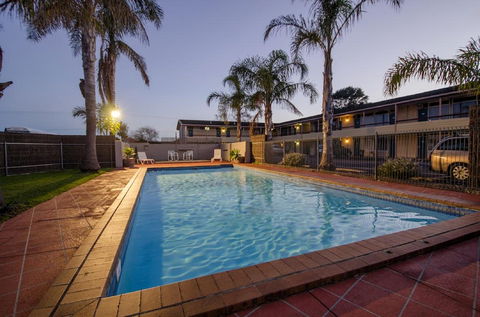 Red Carpet Motel - Surfers Paradise Gold Coast 1