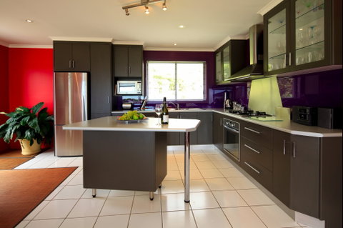 Sisters Beach Retreat - Surfers Paradise Gold Coast 2