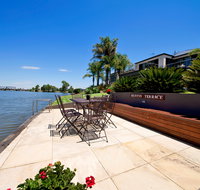 Waterfront Holiday Houses - Surfers Paradise Gold Coast