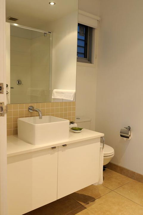 The Victoria Port Fairy - Surfers Paradise Gold Coast 2