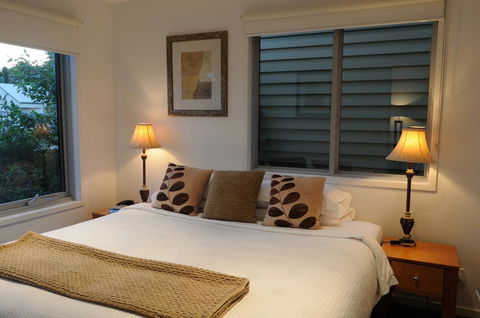 The Victoria Port Fairy - Surfers Paradise Gold Coast 3