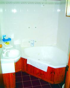 Aristocrat Waurnvale Motel - Surfers Paradise Gold Coast 3