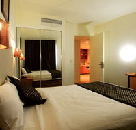 Golden Pebble Hotel - Surfers Paradise Gold Coast