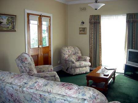 Airleigh - Rose Cottage - Surfers Paradise Gold Coast 1