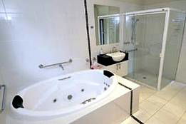 Mirrabooka Units - Surfers Paradise Gold Coast 4