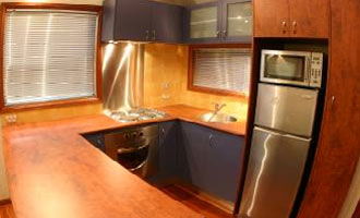 Aireys Overboard Seaside Cottage - Surfers Paradise Gold Coast 2