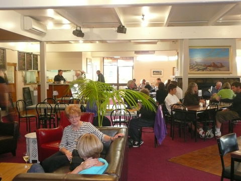 Mallacoota Hotel Motel - Surfers Paradise Gold Coast 6