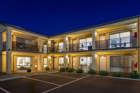The Bay Motel - Safety Beach - Surfers Paradise Gold Coast 5